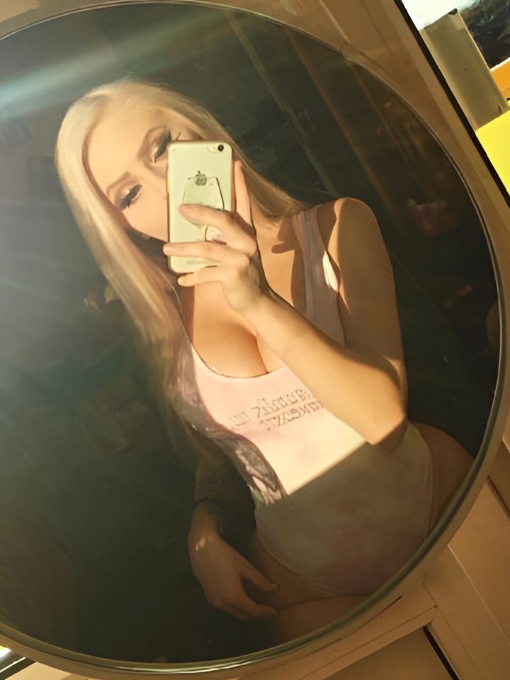 Анечка привлекальеная девушка из Жигулевска цена от 10000 руб