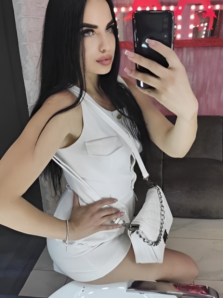 Юлия привлекальеная девушка из Жигулевска цена от 2500 руб